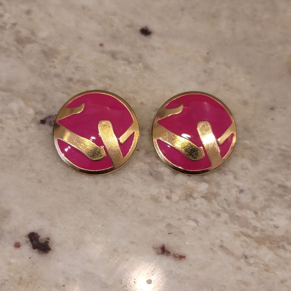 Vtg Pink Enamel Gold Tone Metal Round Earrings - Picture 3 of 5